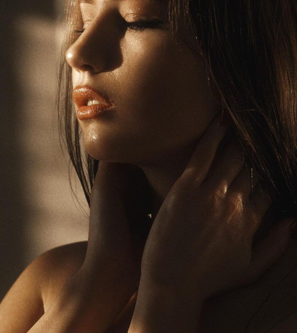 Ангелина привлекальеная девушка из Борзи цена от 8000 руб