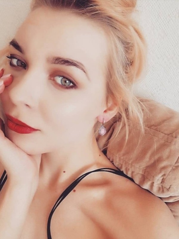 Ольга привлекательная девушка из Борзи цена от 3500 руб