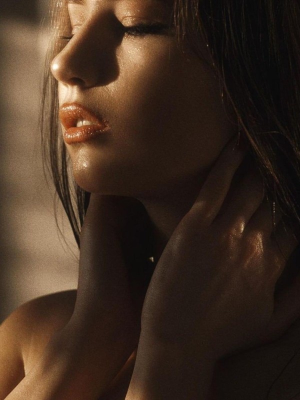 Ангелина привлекательная девушка из Борзи цена от 8000 руб